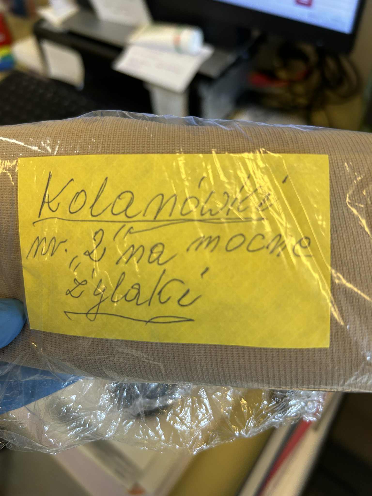 'Podkolanówka przeciwżyalkowa' kupiona na pobliskim rynku